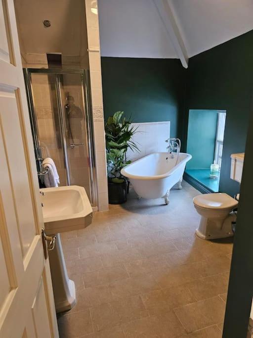 Hill House Lodge Sleeps 6 Overlooking The Rock Of Cashel Cashel  Esterno foto